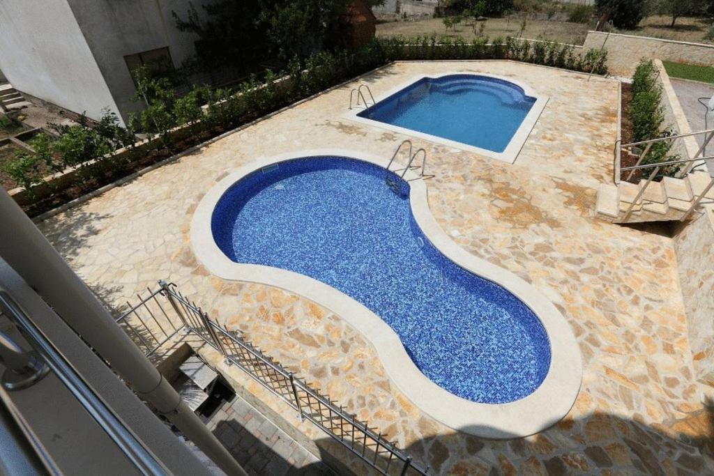 טרוגיר Apartments Paradise מראה חיצוני תמונה