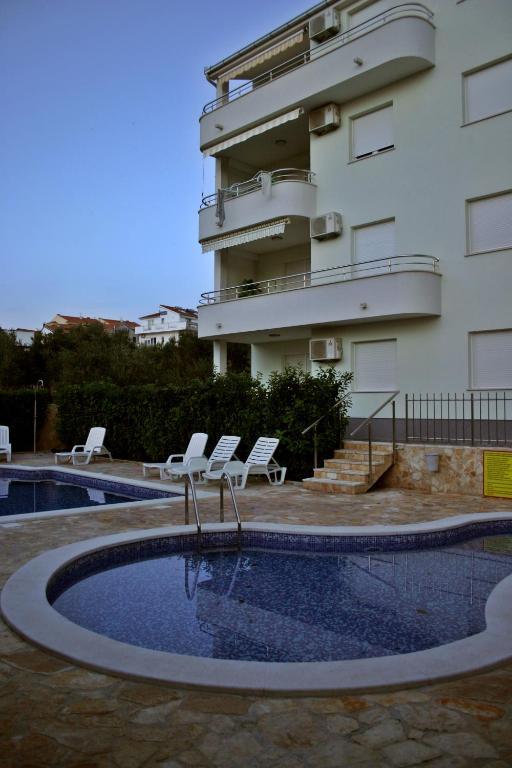 טרוגיר Apartments Paradise מראה חיצוני תמונה