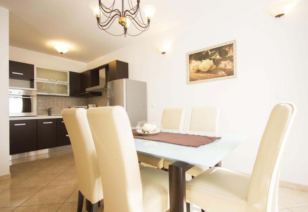 טרוגיר Apartments Paradise מראה חיצוני תמונה