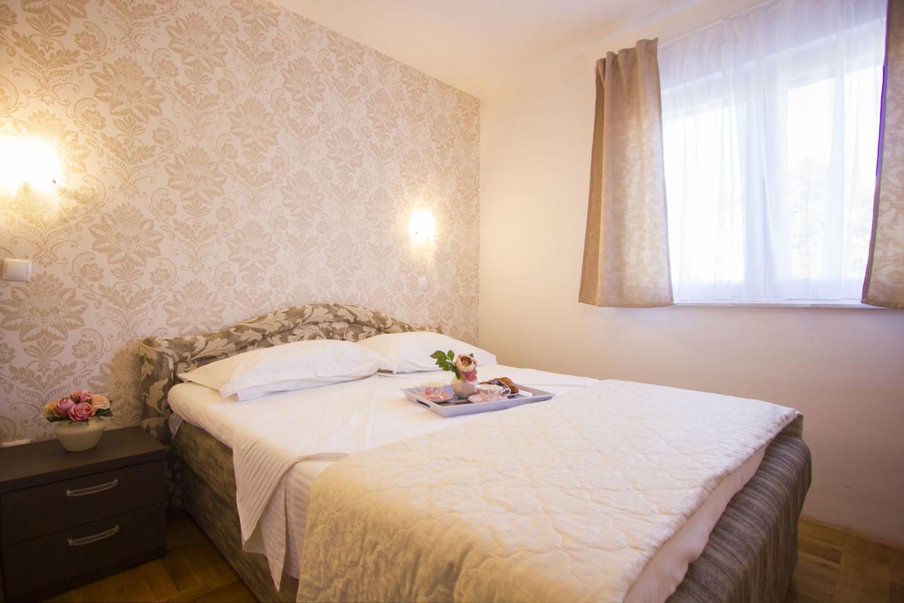 טרוגיר Apartments Paradise מראה חיצוני תמונה