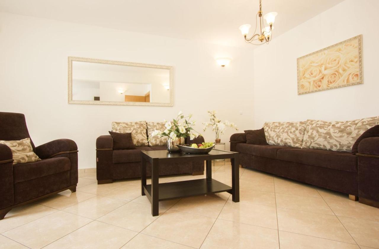 טרוגיר Apartments Paradise מראה חיצוני תמונה