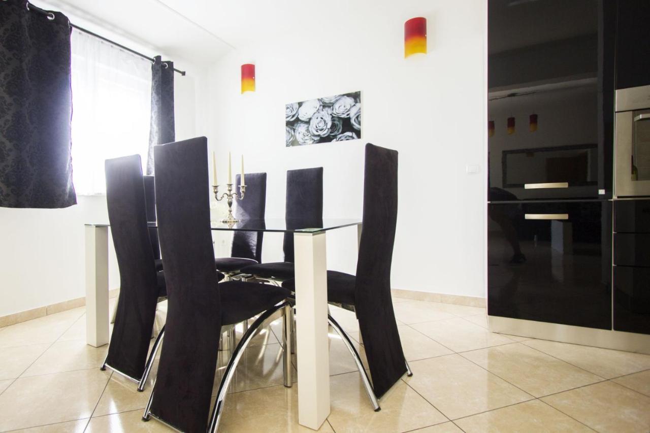 טרוגיר Apartments Paradise מראה חיצוני תמונה