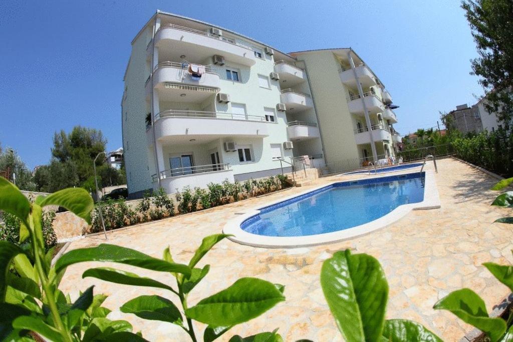 טרוגיר Apartments Paradise מראה חיצוני תמונה